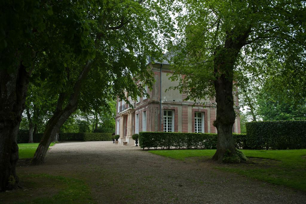 Отель Chateau De Maillot Bonneville-la-Louvet Экстерьер фото