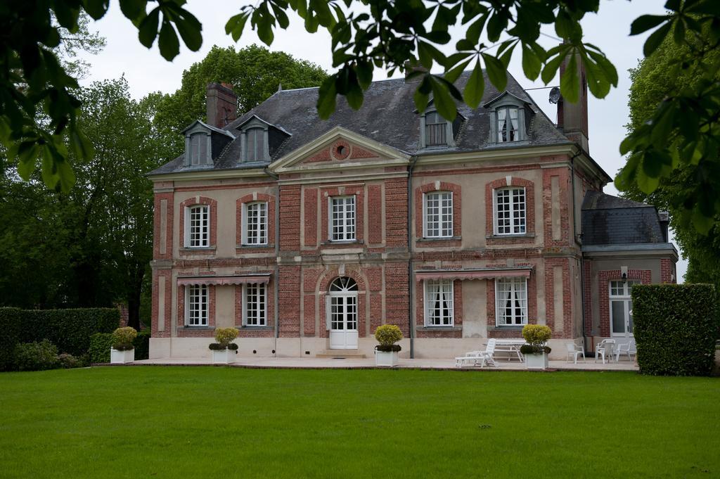 Отель Chateau De Maillot Bonneville-la-Louvet Экстерьер фото